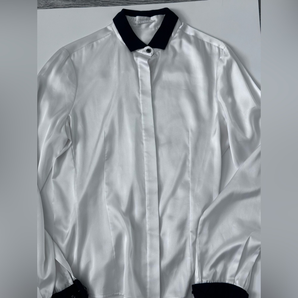 Tahari White and Black Dress Shirt with Tailored Fit